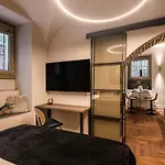 Colosseum Design Manzoni Metro *